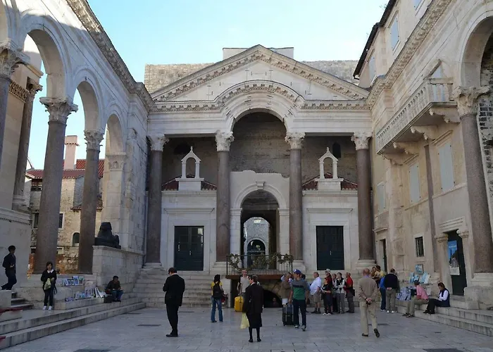 Room-ivann Vandrerhjem *